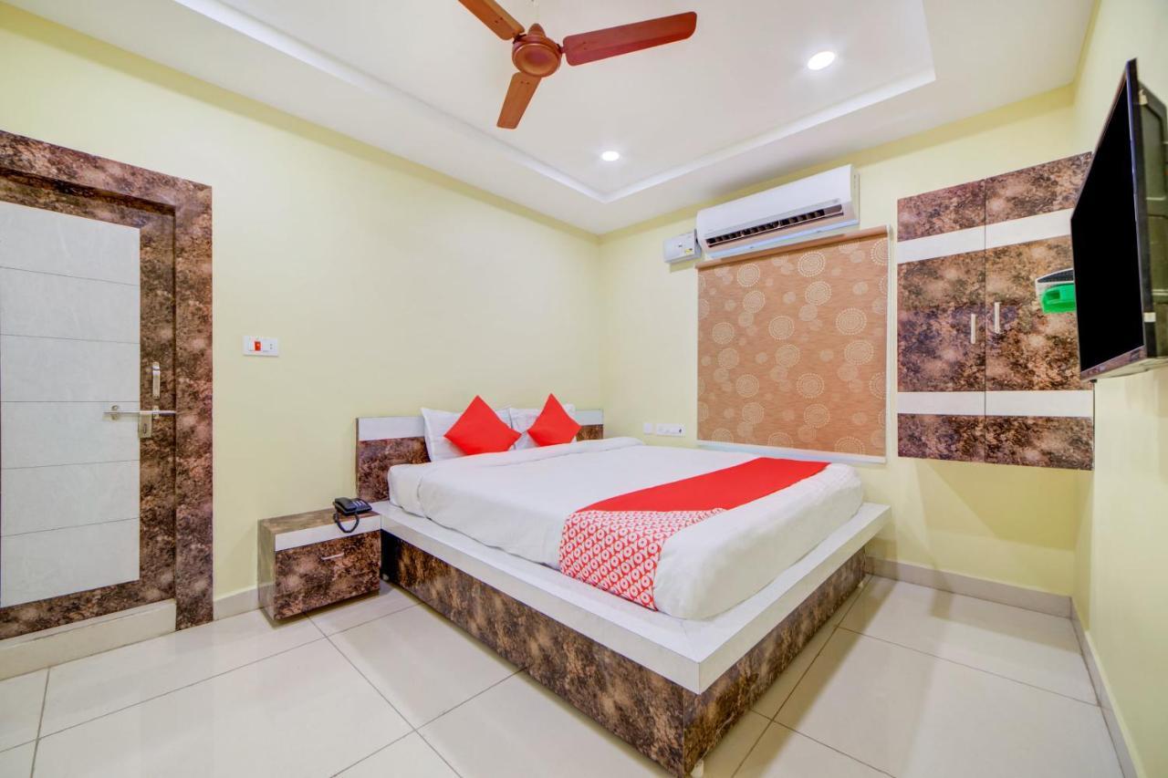 Hotel O Ksl Guest House Karimnagar Kültér fotó