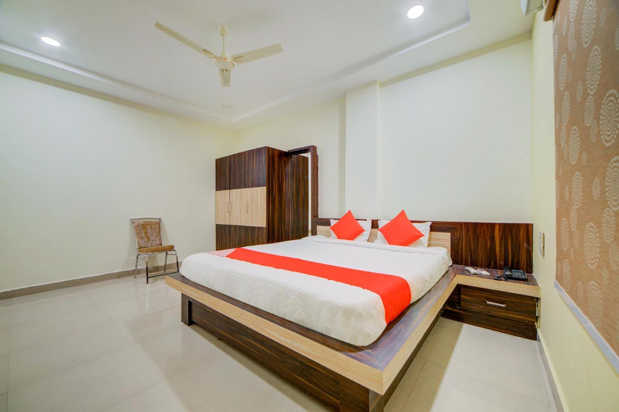 Hotel O Ksl Guest House Karimnagar Kültér fotó