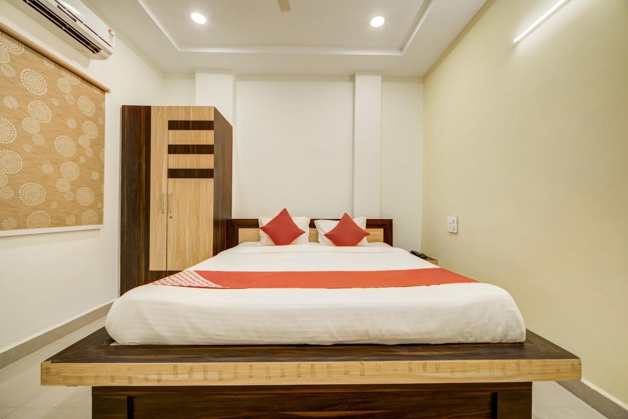Hotel O Ksl Guest House Karimnagar Kültér fotó