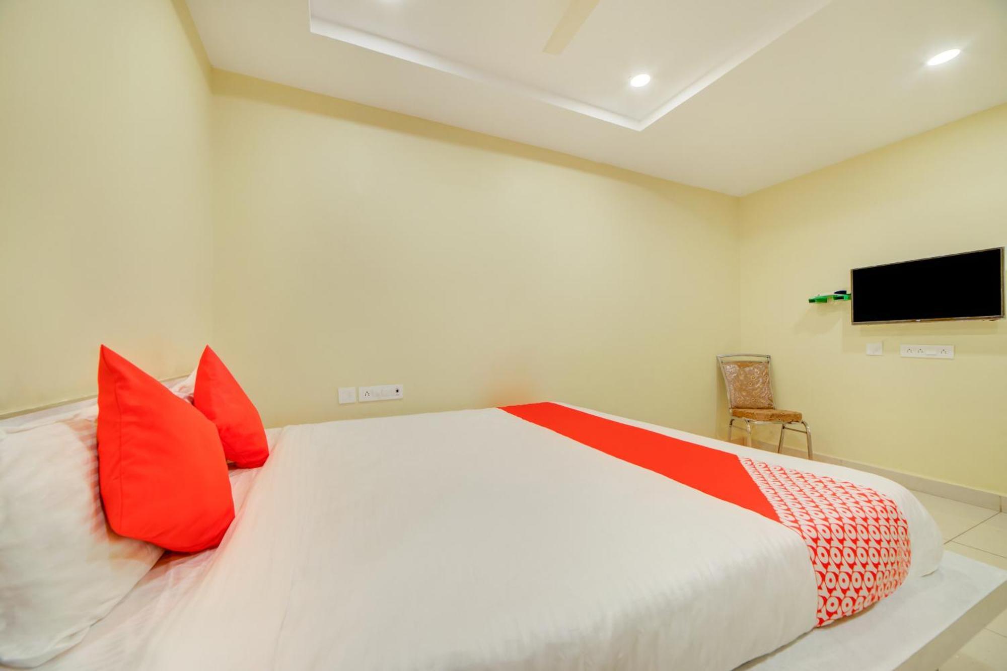 Hotel O Ksl Guest House Karimnagar Kültér fotó