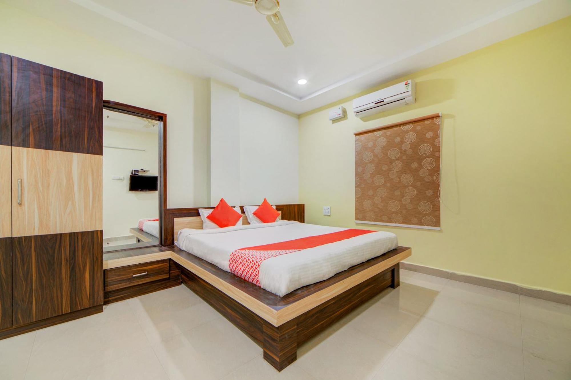 Hotel O Ksl Guest House Karimnagar Kültér fotó